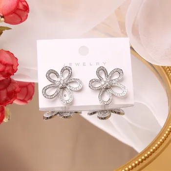 Korėjos naujo dizaino bižuterijos išskirtinį vario inkrustacijos cirkonis tuščiaviduriai gėlių auskarai kasdien laukinių moterų auskarai