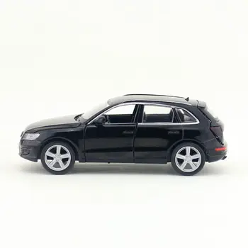 Diecast Žaislo Modelis, 1:32 Masto Audi Q5 Sport SUV Automobilio Traukti Atgal, Garso ir Šviesos Durų Openable Švietimo Surinkimo Dovana Vaikas