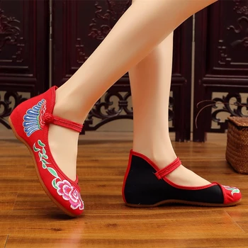 Moterų mielas kinų stiliaus siuvinėjimų raudoni batai panele laisvalaikio gėlių spausdinti bateliai lady stabdžių sistema juodi batai kietas street bateliai e2240